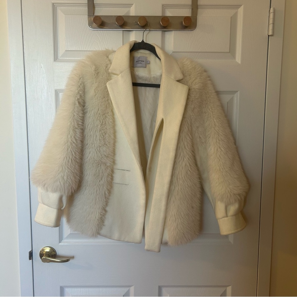 Jiangjiang Studio Jacket Size Small - image 7